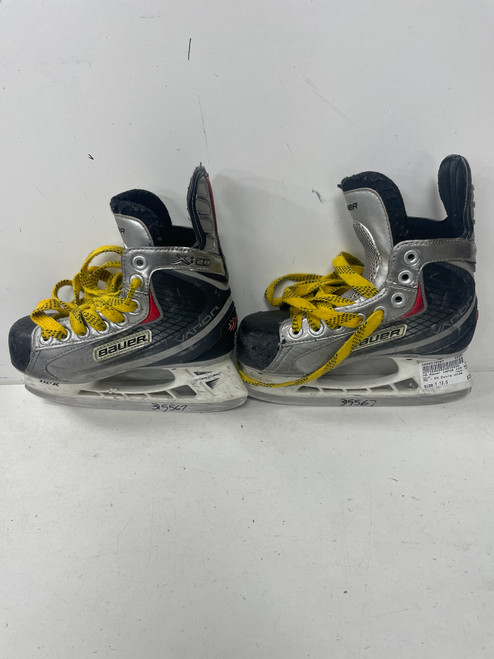 Vist Large View of Product Image Which is Used Bauer VAPOR X20 Youth Hockey Skate Youth 13.5