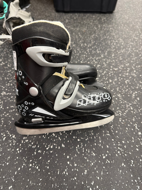 Vist Large View of Product Image Which is Used Lake Placid NITRO 8.8 YTH11-13 Youth Hockey Skate Adjustable