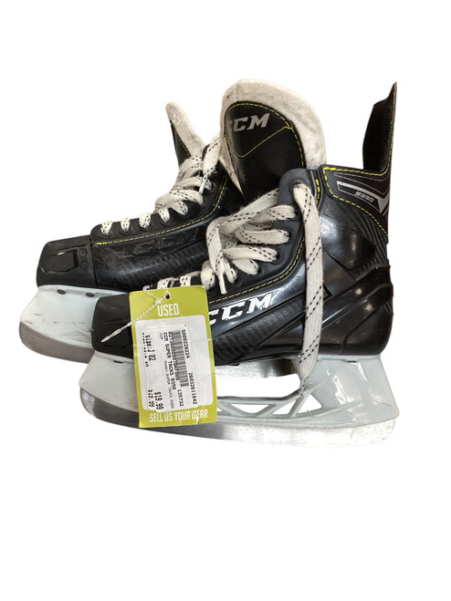 Vist Large View of Product Image Which is Used CCM SUPER TACKS 9350 Junior Hockey Skate Junior 02