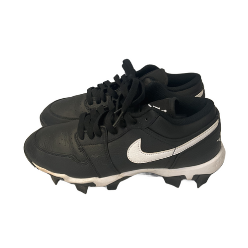 Vist Large View of Product Image Which is Used Nike AIR JORDAN MOLDED CLEAT BB/SB Cleats Black And White Junior 06