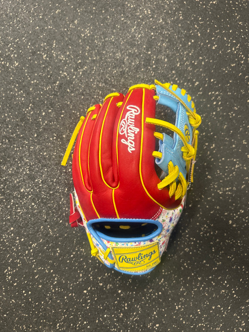 Vist Large View of Product Image Which is Used Rawlings HEART OF THE HIDE PROR314-2SY NWT BB/SB Glove RH Throw Red 11 1/2"