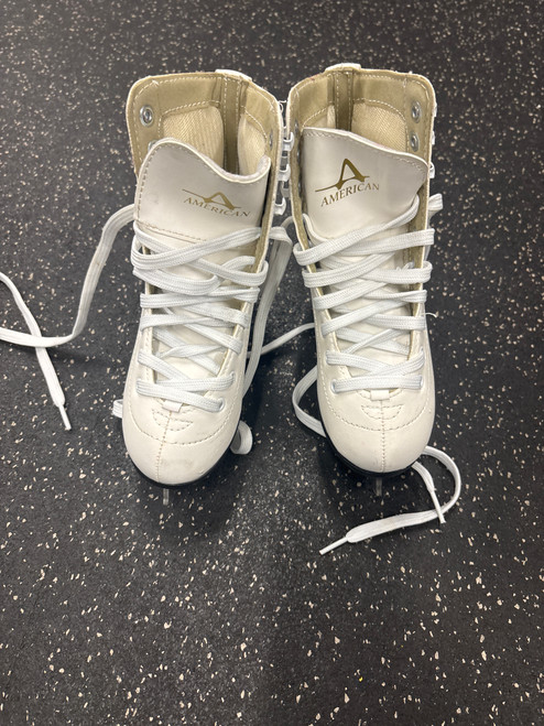 Vist Large View of Product Image Which is Used American Athletic FIGURE SKATES Girls Figure Skate White Junior 02
