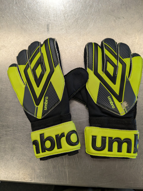 Vist Large View of Product Image Which is Used Umbro GOALIE GLOVES Soccer Goalie Gloves None 8
