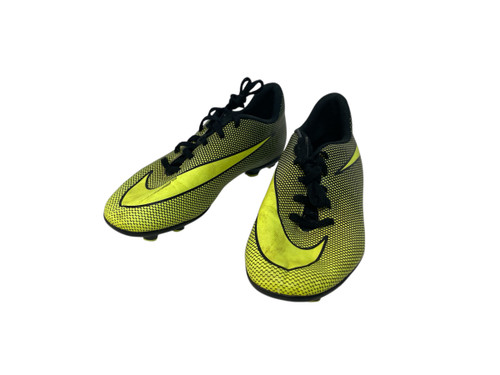 Vist Large View of Product Image Which is Used Nike Soccer Cleats Yellow Senior 5.5