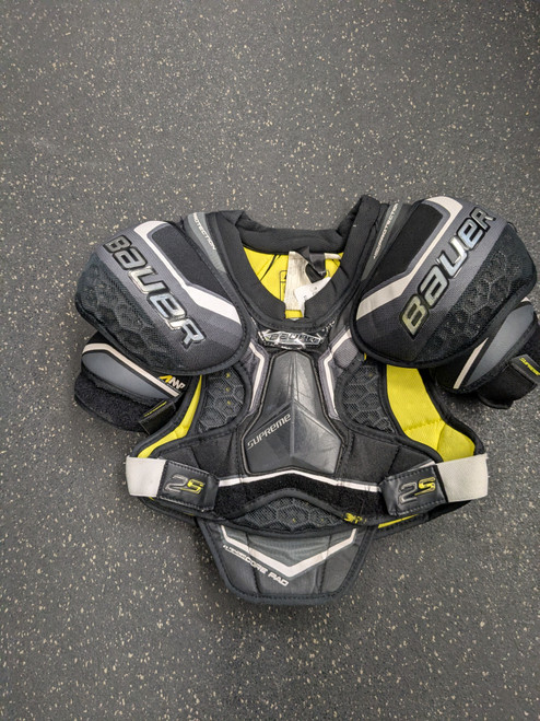 Vist Large View of Product Image Which is Used Bauer 2S Junior Shoulder Pads SM