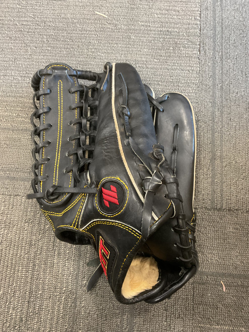 Vist Large View of Product Image Which is Used ZETT GRAN STATUS BB/SB Glove RH Throw Black 12 3/4"