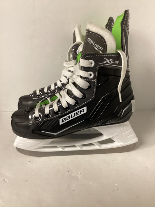 Vist Large View of Product Image Which is Used Bauer XLS Intermediate Hockey Skate Intermediate 4.0