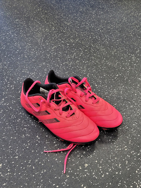 Vist Large View of Product Image Which is Used Adidas Soccer Cleats Pink Junior 03.5