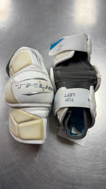 Vist Large View of Product Image Which is Used True ZERO LYTE Lacrosse Arm Pads/Guards White MD