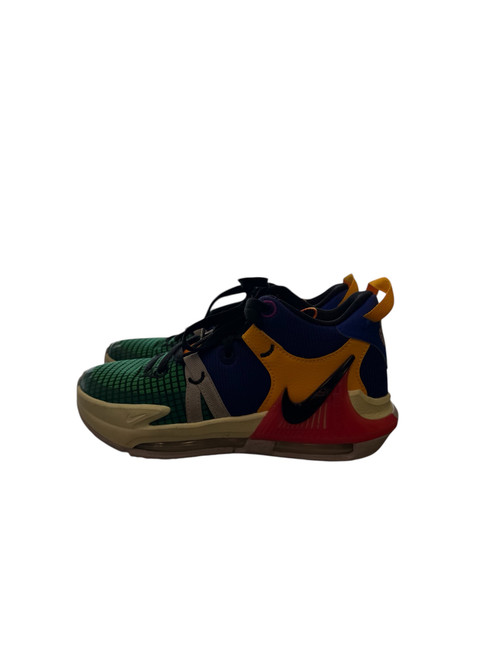 Vist Large View of Product Image Which is Used Nike Basketball Shoes M Green Junior 03.5