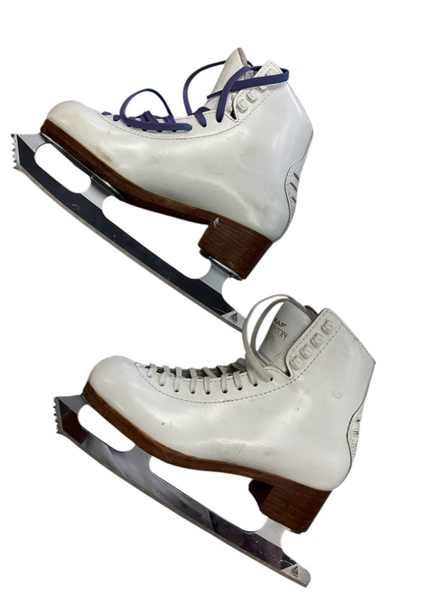 Vist Large View of Product Image Which is Used Graf EDMONTON SPECIAL WomensFigure Skate White Senior 4.5