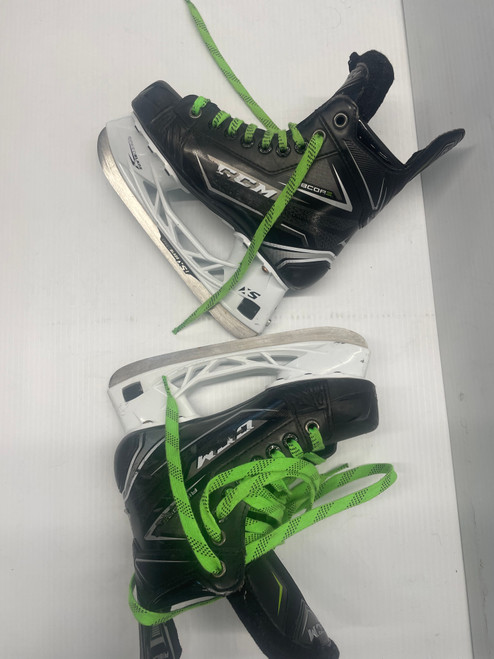 Vist Large View of Product Image Which is Used CCM RIB Junior Hockey Skate Junior 02