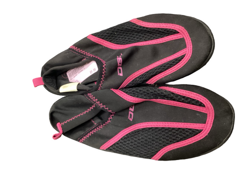 Vist Large View of Product Image Which is Used Water Shoes W Pink Senior 7