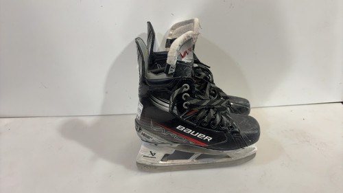Vist Large View of Product Image Which is Used Bauer VAPOR X SHIFT PRO JR 2.5 Junior Hockey Skate Junior 02.5