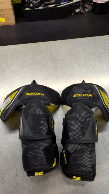 Vist Large View of Product Image Which is Used Bauer SUPREME 3S SR ELBOW Senior Elbow Pads MD