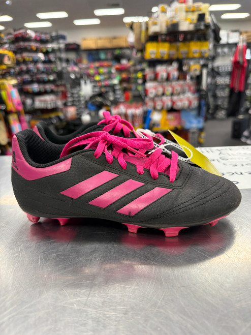 Vist Large View of Product Image Which is Used Adidas GOLETTO Soccer Cleats Black Junior 03