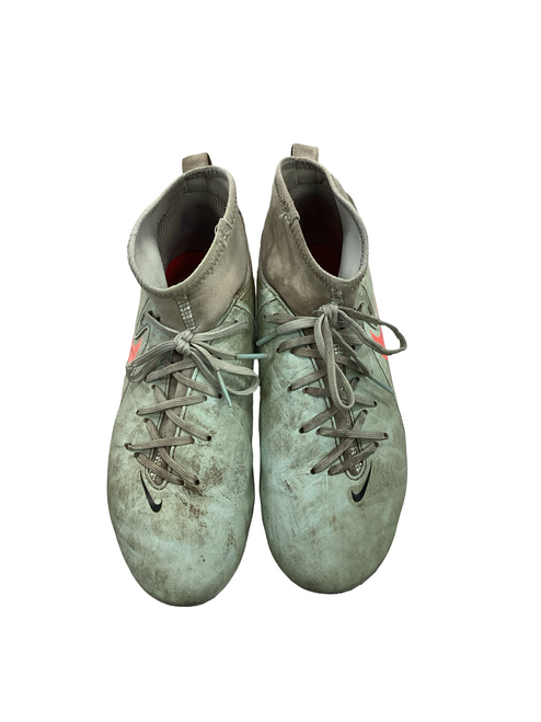 Vist Large View of Product Image Which is Used Nike Soccer Cleats Turquoise Junior 05.5