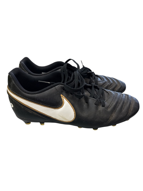 Vist Large View of Product Image Which is Soccer cleats