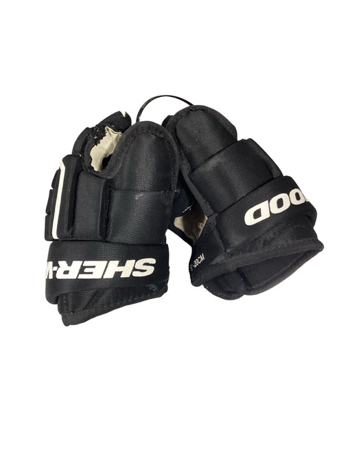 Vist Large View of Product Image Which is Used Sher-wood EK33 Youth Gloves Black 8"