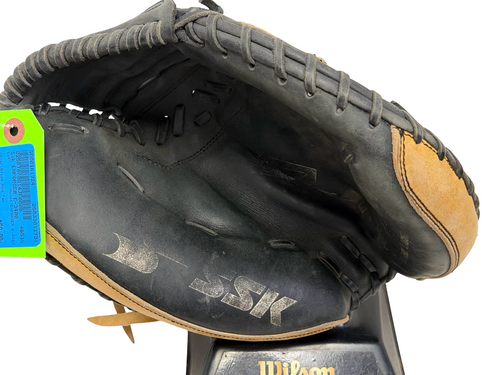 Vist Large View of Product Image Which is Used SSK ENFORCER E-3400 Leather Baseball Catchers Mitt RH Throw Black And Tan 34"