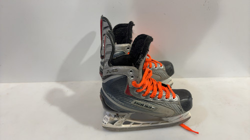 Vist Large View of Product Image Which is Used Bauer VAPOR X30 Junior Hockey Skate Junior 02.5