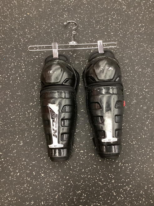 Vist Large View of Product Image Which is Used CCM SHIN GUARDS Junior Shin Guards Black 10"