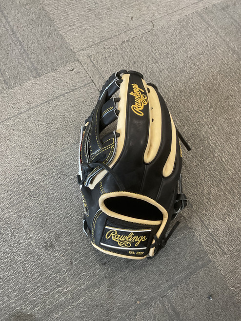 Vist Large View of Product Image Which is Used Rawlings HEART OF THE HIDE R2G BB/SB Glove LH Throw Black 12 3/4"