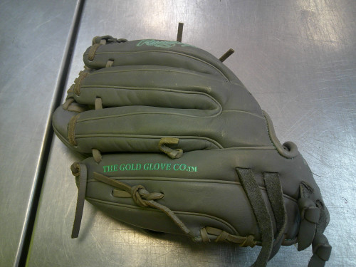 Vist Large View of Product Image Which is Used Rawlings LIBERTY ADVANCED BB/SB Glove RH Throw Grey 11 3/4"