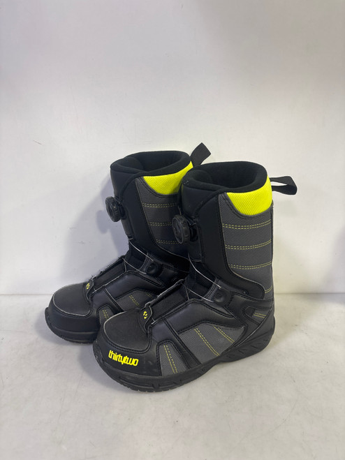 Vist Large View of Product Image Which is Used ThirtyTwo JUNIOR BOA Boys Snowboard Boots Black Junior 04