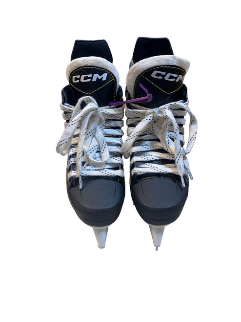 Vist Large View of Product Image Which is Used CCM TACKS Junior Hockey Skate Junior 01