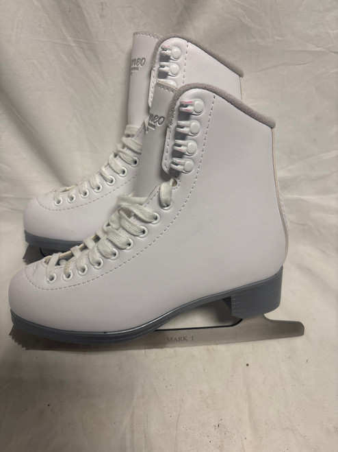 Vist Large View of Product Image Which is Used Jackson CAMEO 200 WomensFigure Skate White Senior 4