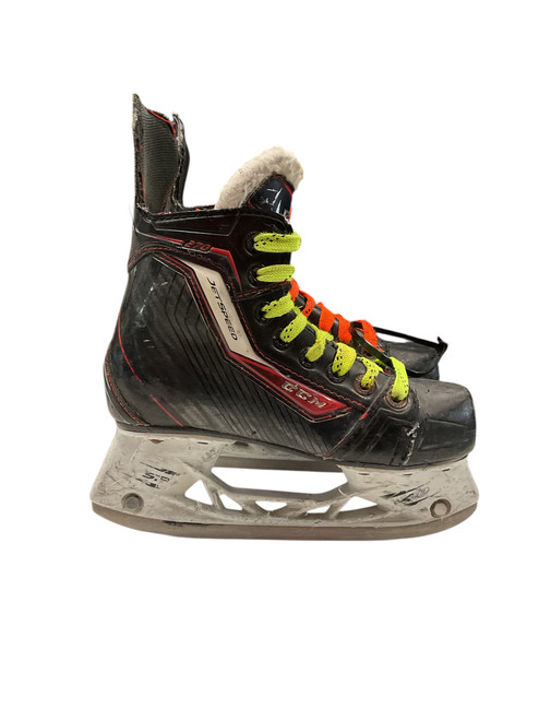 Vist Large View of Product Image Which is Used CCM JETSPEED 270 SZ 1 Junior Hockey Skate Junior 01