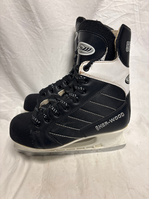 Vist Large View of Product Image Which is Used Sher-wood 5500 Senior Hockey Skate Senior 7