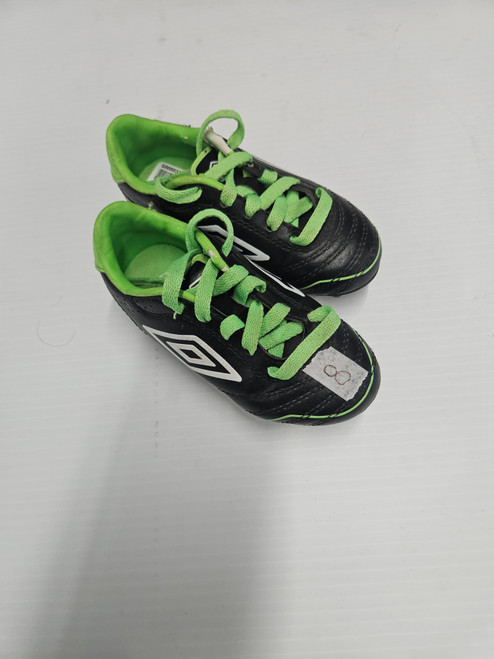 Vist Large View of Product Image Which is Used Umbro Soccer Cleats Black Youth 08.0