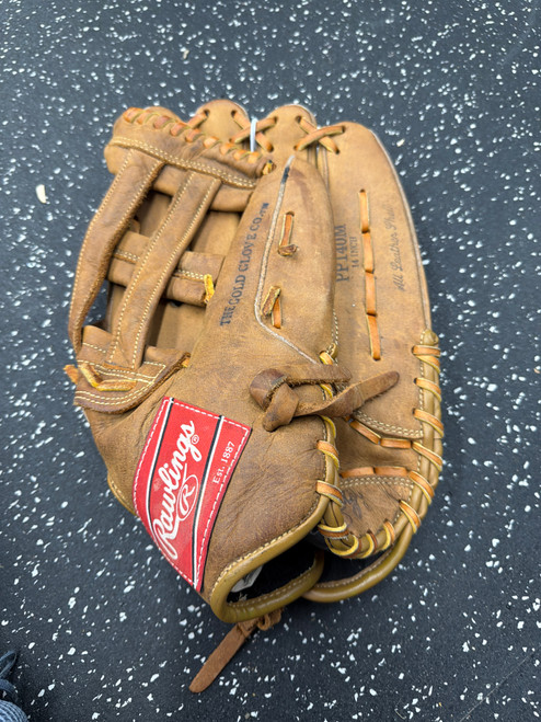 Vist Large View of Product Image Which is Used Rawlings PP140M BB/SB Glove RH Throw Brown 14"