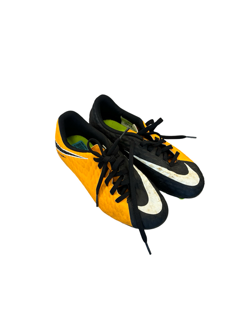 Vist Large View of Product Image Which is Used Nike Soccer Cleats Orange Junior 01