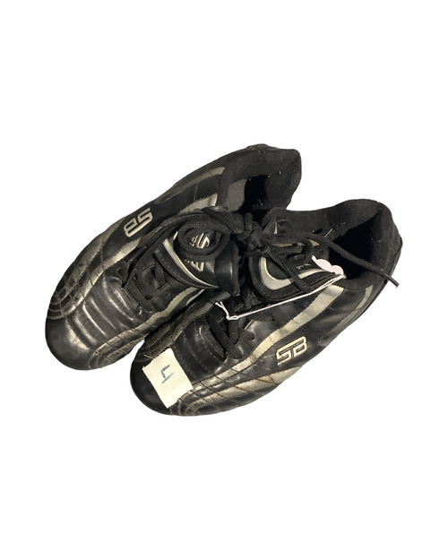 Vist Large View of Product Image Which is Used SOFTBALL CLEATS BB/SB Cleats Black Junior 04