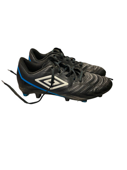 Vist Large View of Product Image Which is Used Umbro Soccer Cleats Black Junior 02