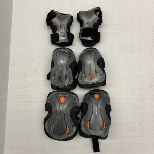 Vist Large View of Product Image Which is Used Rollerblade Inline Protective Set Grey SM