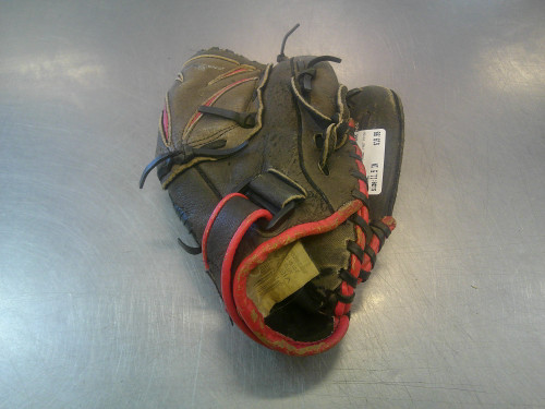 Vist Large View of Product Image Which is Used Mizuno FAST PITCH RH Throw Fastpitch Gloves Red 11 1/2"