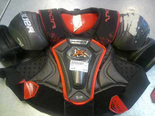 Vist Large View of Product Image Which is Used Bauer 1X LITE Senior Shoulder Pads SM