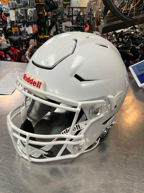 Vist Large View of Product Image Which is Used Riddell SPEEDFLEX ADULT FB HELMET XL FB Helmet White XL