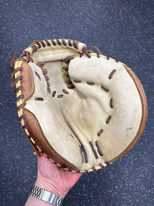 Vist Large View of Product Image Which is Used Akadema AGC98 BB/SB Catchers RH Throw Brown 32"