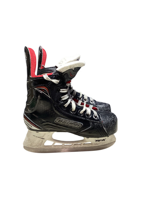 Vist Large View of Product Image Which is Used Bauer VAPOR X500 Youth Hockey Skate Youth 12.0