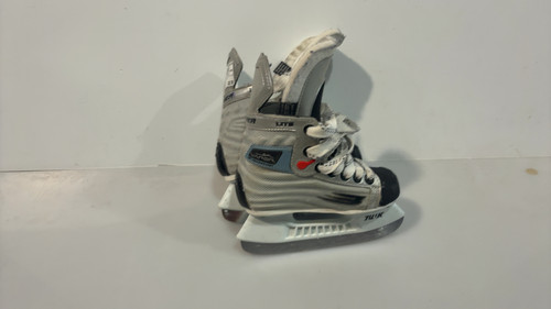 Vist Large View of Product Image Which is Used Bauer LITE YTH 10 Youth Hockey Skate Youth 10.0