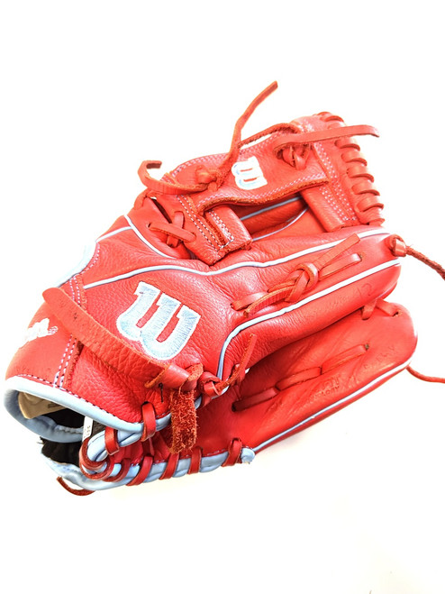 Vist Large View of Product Image Which is Used Wilson A550 BB/SB Glove RH Throw Red 11 1/2"