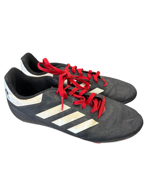 Vist Large View of Product Image Which is Soccer shoes 