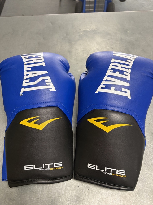 Vist Large View of Product Image Which is Used Everlast Boxing Gloves None SM