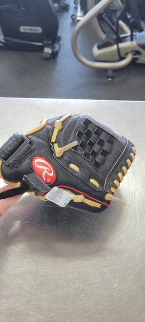 Vist Large View of Product Image Which is Used Rawlings 10 BB/SB Glove RH Throw Black 10"