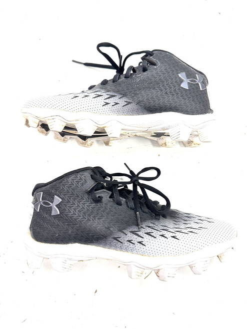 Vist Large View of Product Image Which is Used Under Armour Jr FB Cleats Black Junior 05.5
